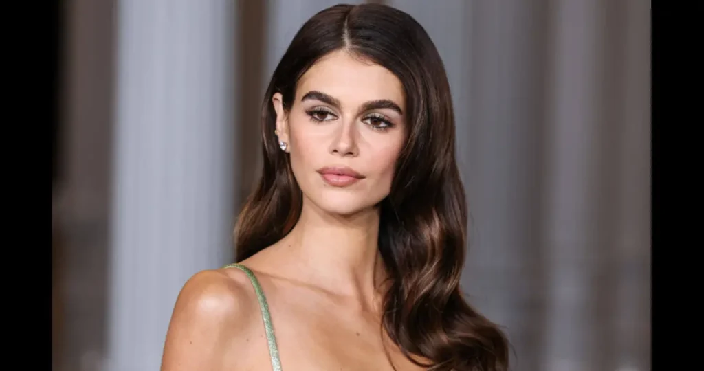 Cindy Crawford's Daughter: The Rise of Kaia Gerber1 Cindy Crawford's Daughter: The Rise of Kaia Gerber1